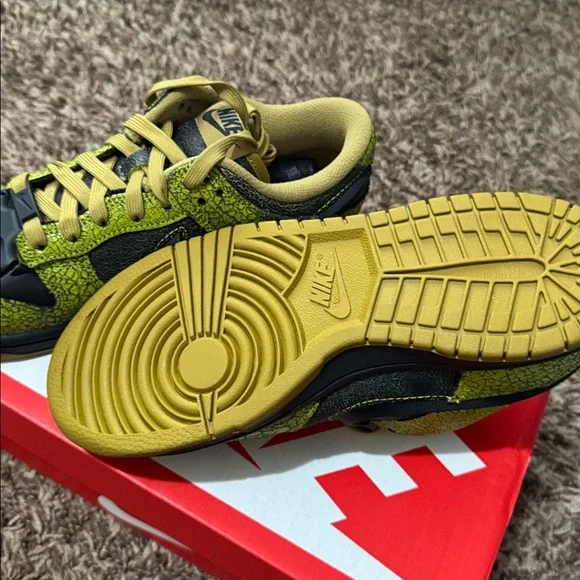 Nike Dunk Low 'Halloween Skull' sneaker. NWB - Picture 3 of 7